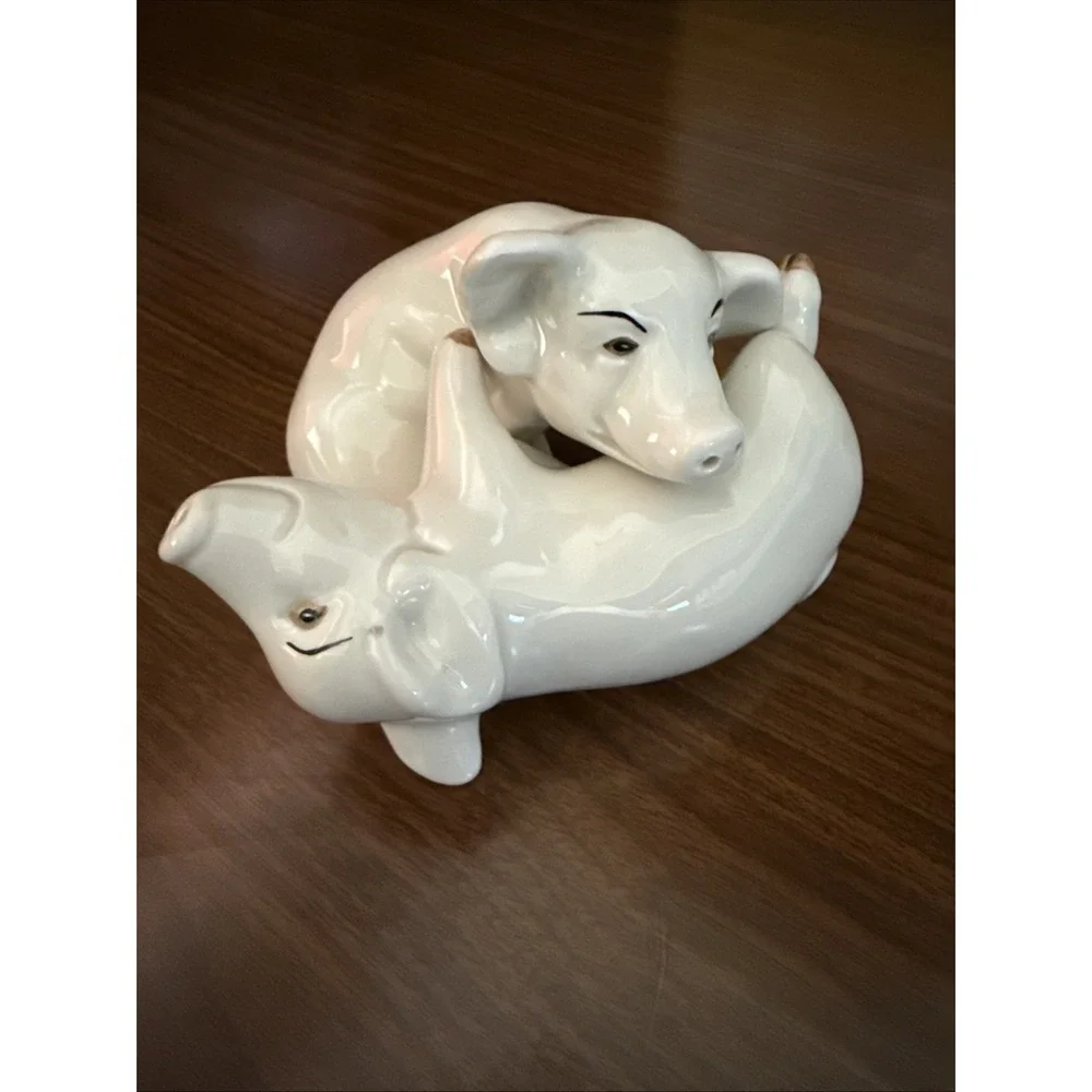 Vintage Fitz and Floyd Nesting Pigs Salt and Pepper Shaker Set Ceramic 1976